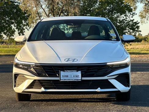 New 2026 Hyundai Elantra Hybrid FWD image 6