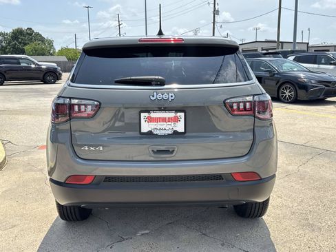 Used 2024 Jeep Compass Sport AWD/4WD image 6
