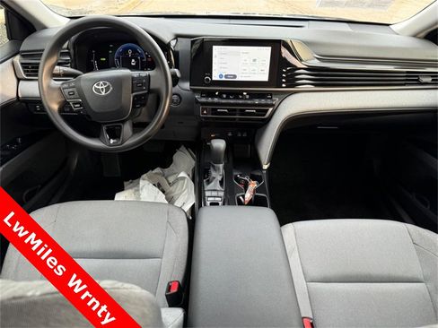 Used 2025 Toyota Camry LE image 13