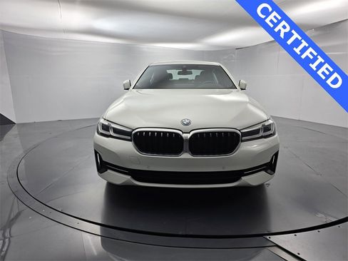 Certified 2023 BMW 530e xDrive w/ Premium Package image 2