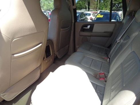 Used 2004 Ford Expedition XLT image 24