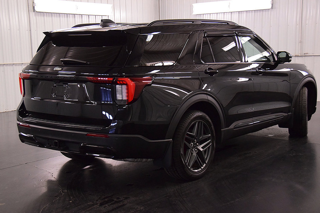 Used 2025 Ford Explorer ST-Line w/ Premium Package AWD/4WD image 7