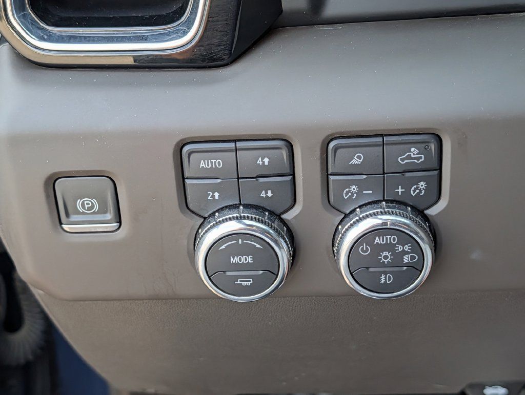Used 2023 GMC Sierra 1500 Denali w/ Denali Reserve Package AWD/4WD image 22