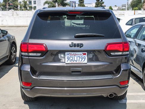 Used 2020 Jeep Grand Cherokee Altitude RWD image 13