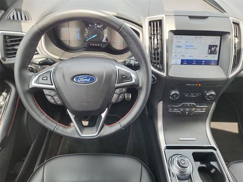 Used 2020 Ford Edge ST-Line FWD image 11