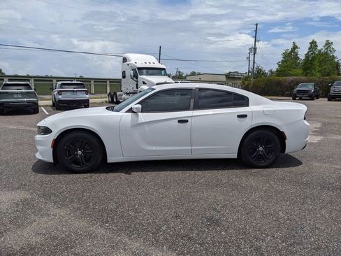 Used 2018 Dodge Charger SXT RWD image 7