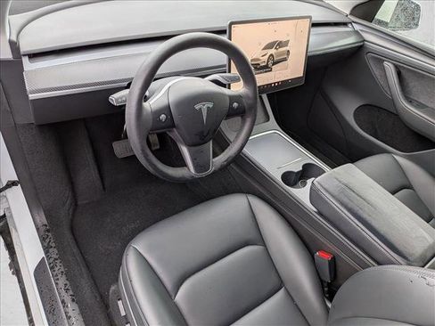 Used 2023 Tesla Model Y Long Range AWD/4WD image 10
