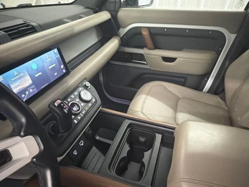 Used 2020 Land Rover Defender 110 HSE AWD/4WD image 33