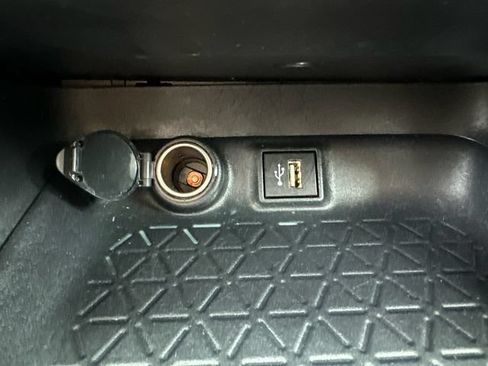 Used 2025 Toyota RAV4 XLE w/ Weather Package AWD/4WD image 38