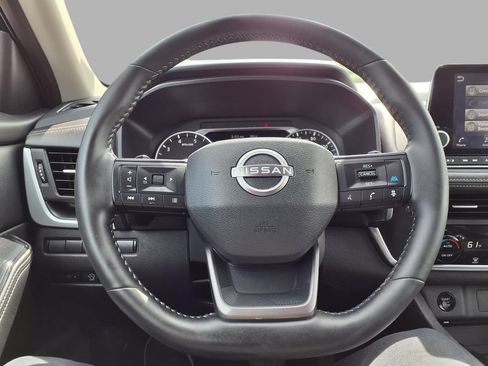 Used 2025 Nissan Rogue SV AWD/4WD image 15