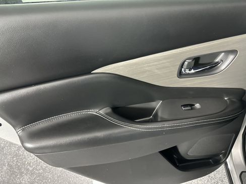 Used 2017 Nissan Murano SV image 34