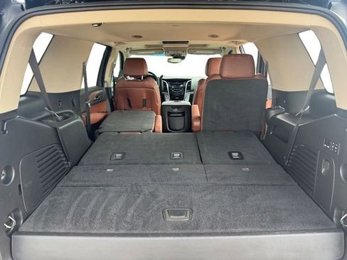 Used 2019 Cadillac Escalade Premium Luxury RWD image 8