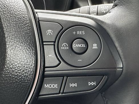 Used 2026 Toyota Corolla Cross AWD Hybrid w/ Cold Weather Package image 39