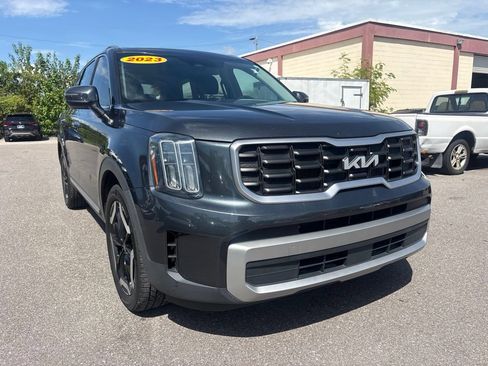 Used 2023 Kia Telluride S w/ S Sunroof Package AWD/4WD image 1