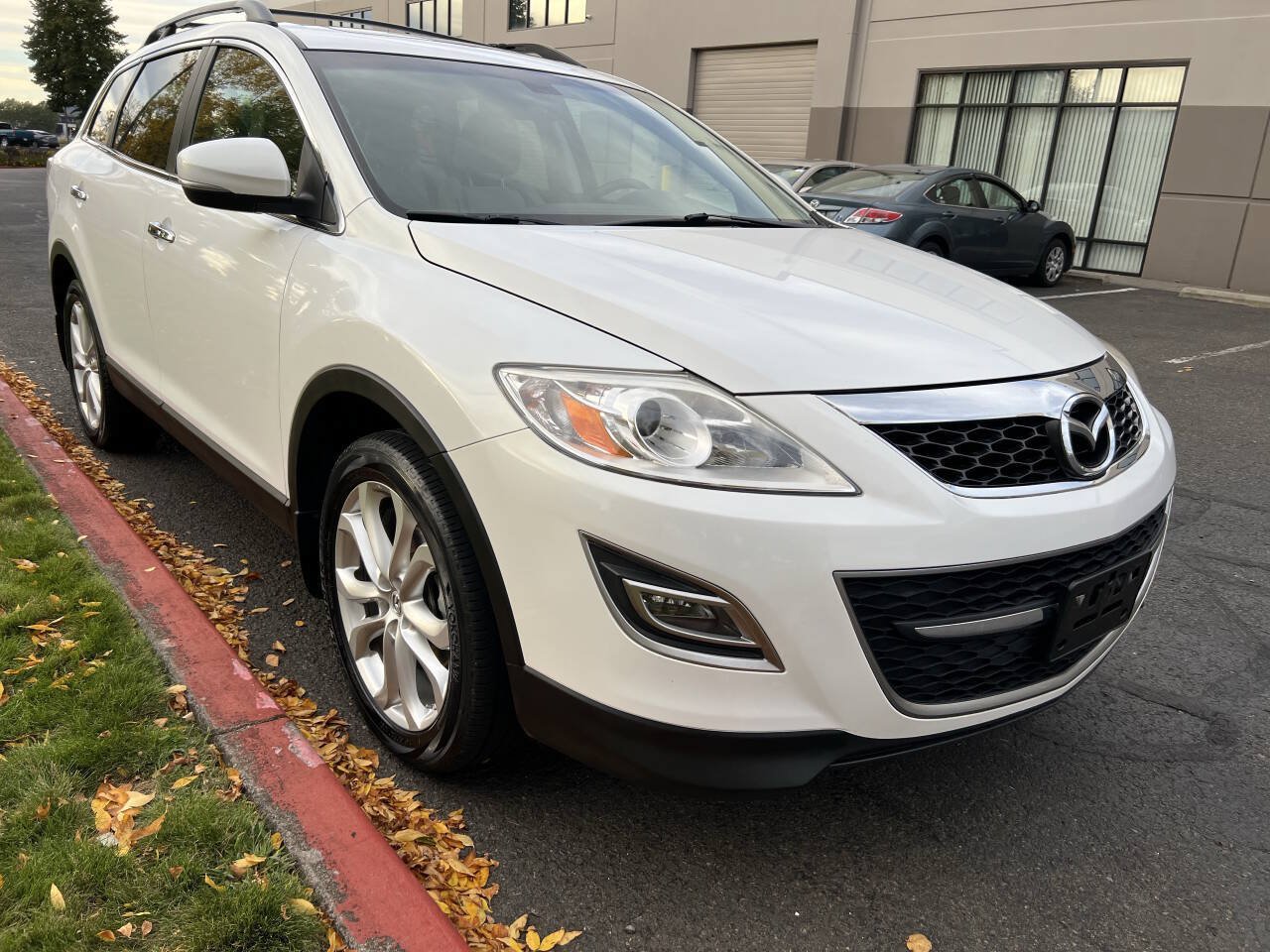 Used 2011 MAZDA CX-9 Grand Touring w/ Moonroof & Bose Audio Pkg AWD/4WD image 2