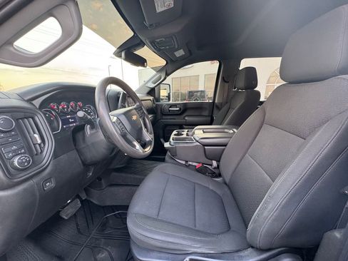 Used 2021 Chevrolet Silverado 2500 Custom w/ Custom Value Package image 17