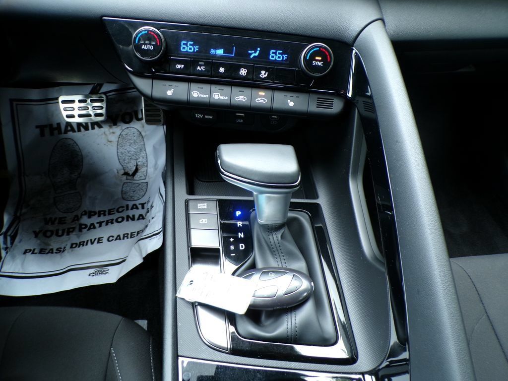 Certified 2026 Hyundai Elantra SEL Sport Premium FWD image 26