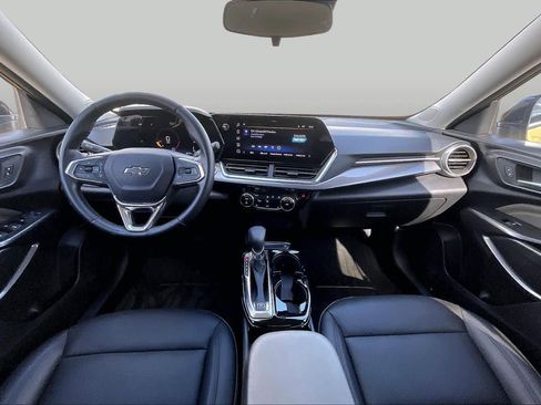 Used 2025 Chevrolet Trax ACTIV FWD image 15
