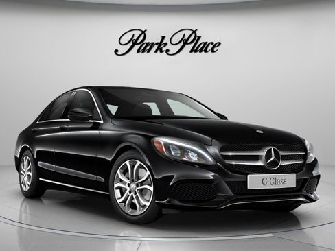 Used 2017 Mercedes-Benz C 300 Sedan image 32