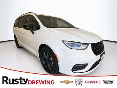 Used 2025 Chrysler Pacifica Limited
