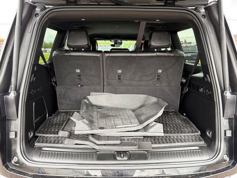 Used 2024 Jeep Wagoneer Series II AWD/4WD image 7
