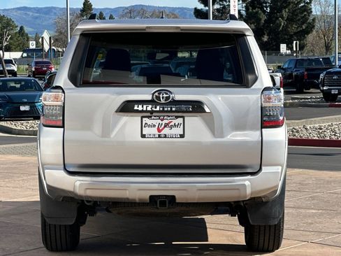 Certified 2024 Toyota 4Runner TRD Off-Road Premium image 6