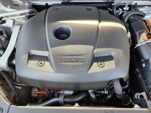New 2026 Volvo XC90 T8 Plus w/ Protection Package Premier image 19