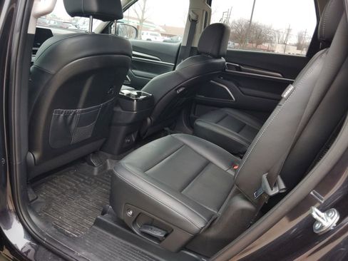 Used 2025 Kia Telluride S image 10