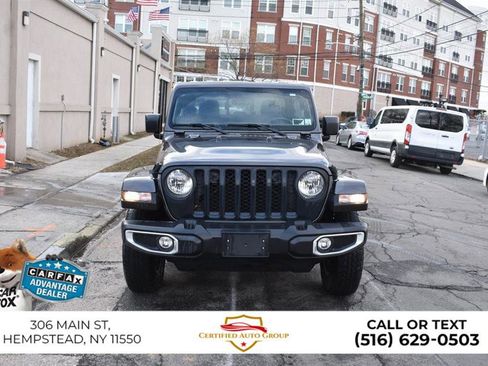 Used 2022 Jeep Gladiator Sport image 3
