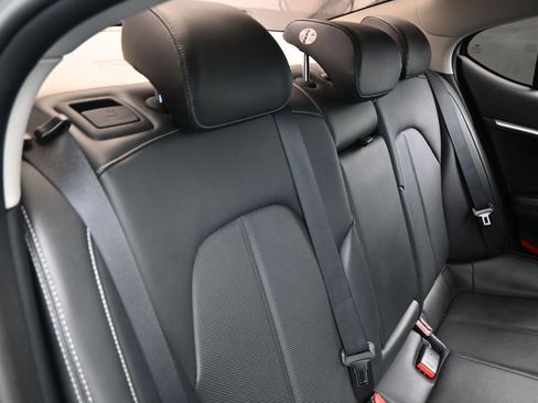 Used 2019 Genesis G70 2.0T Advanced RWD image 36