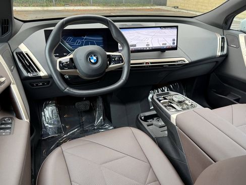 Used 2026 BMW iX xDrive45 w/ Premium Package image 30