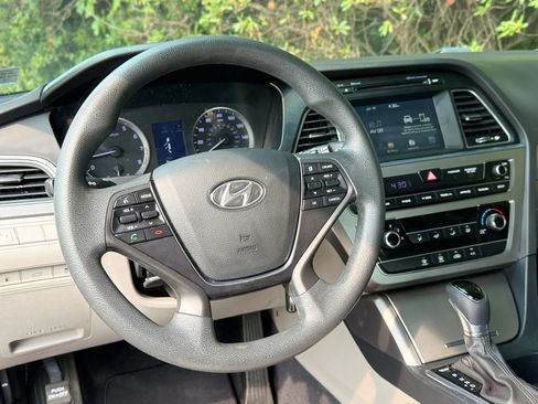 Used 2017 Hyundai Sonata SE FWD image 41