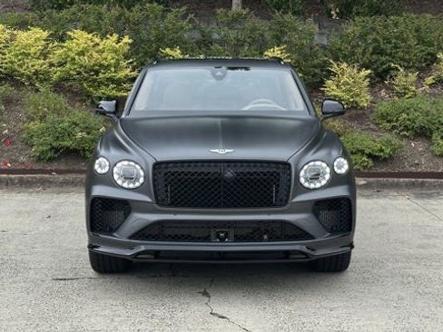 Used 2025 Bentley Bentayga S image 8