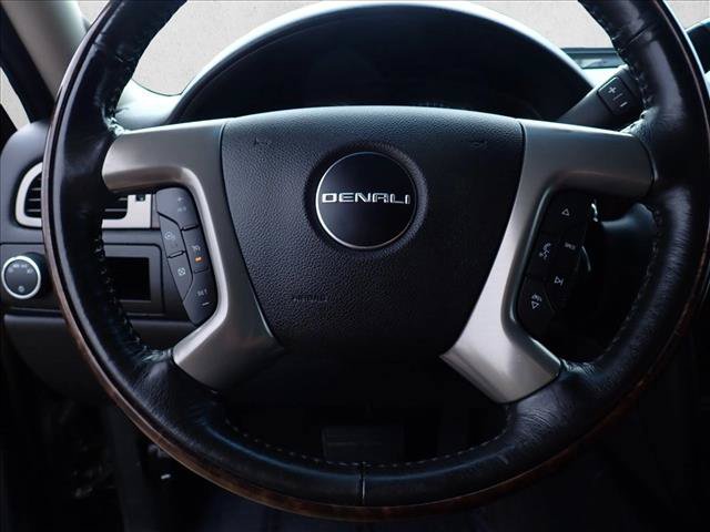 Used 2013 GMC Yukon XL Denali AWD/4WD image 17