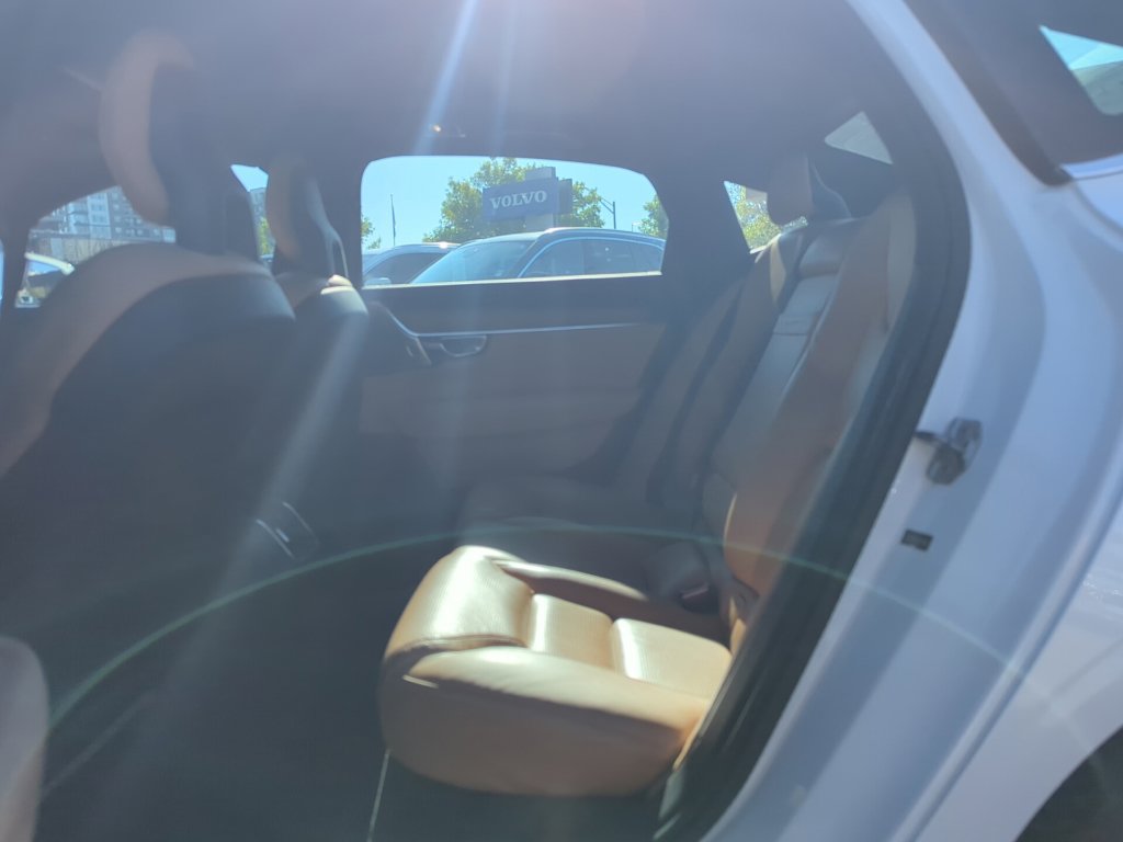 Used 2018 Volvo S90 T6 Inscription w/ Convenience Package AWD/4WD image 9