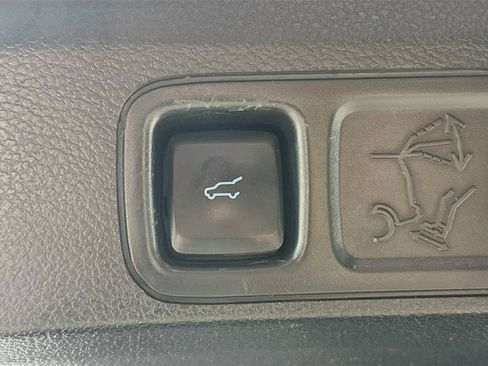 Used 2020 Ford Expedition Max XLT w/ Equipment Group 202A AWD/4WD image 30