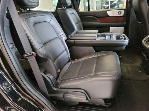 Used 2023 Lincoln Navigator Reserve AWD/4WD image 8