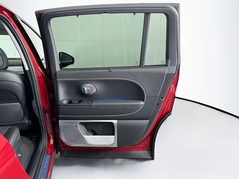 Used 2026 Hyundai Ioniq 9 Limited image 33