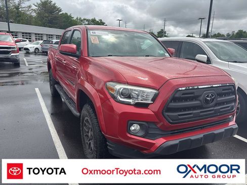 Used 2017 Toyota Tacoma SR5 w/ Tow Package AWD/4WD image 1
