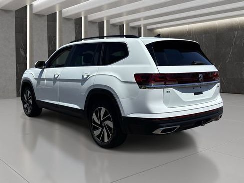 Used 2025 Volkswagen Atlas SE AWD/4WD image 4