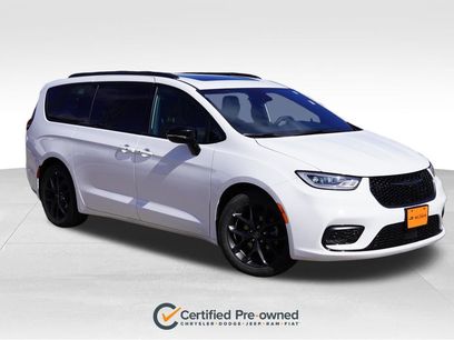 Used 2025 Chrysler Pacifica Limited