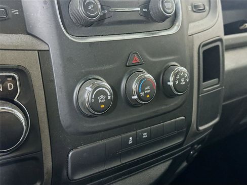 Used 2018 RAM 1500 Express RWD image 11