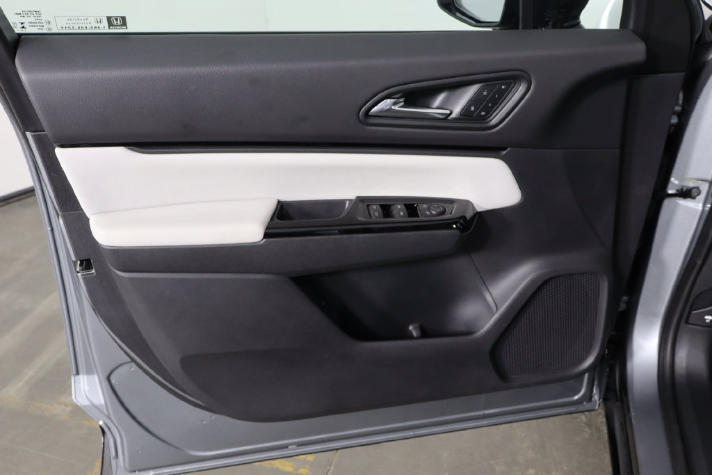 Used 2025 Honda Prologue Touring image 18