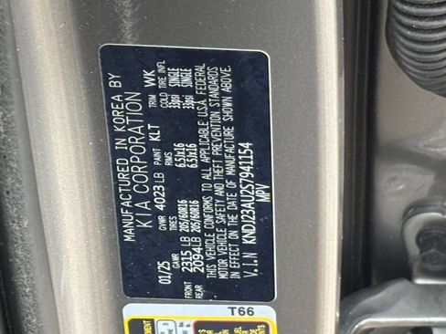 Used 2025 Kia Soul LX w/ LX Technology Package FWD image 26