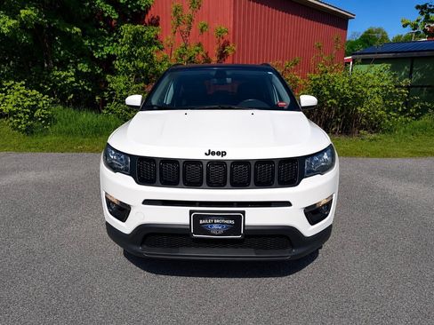 Used 2019 Jeep Compass Latitude AWD/4WD image 2