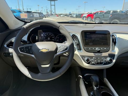 Used 2024 Chevrolet Malibu LT FWD image 17