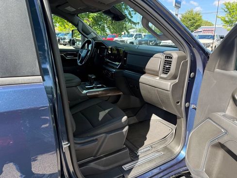 Used 2023 Chevrolet Silverado 1500 LT w/ Protection Package AWD/4WD image 15