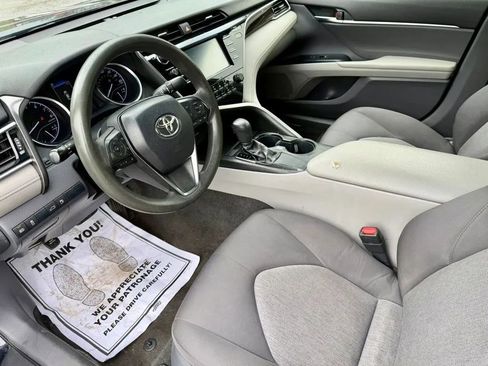 Used 2018 Toyota Camry LE FWD image 2