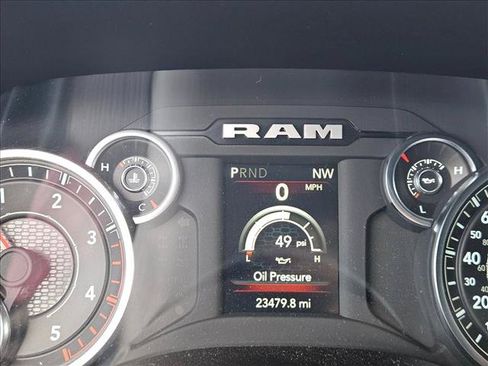 Used 2024 RAM 2500 Tradesman w/ Chrome Appearance Group AWD/4WD image 10