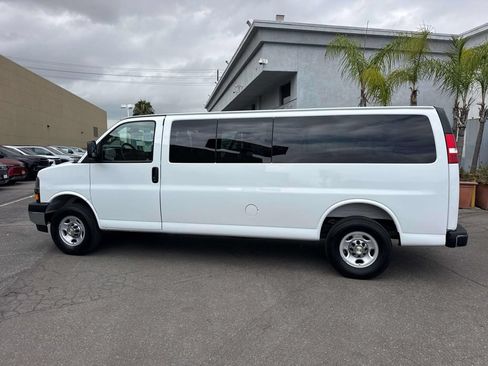 Used 2025 Chevrolet Express 3500 LT w/ LT Preferred Equipment Group RWD image 5